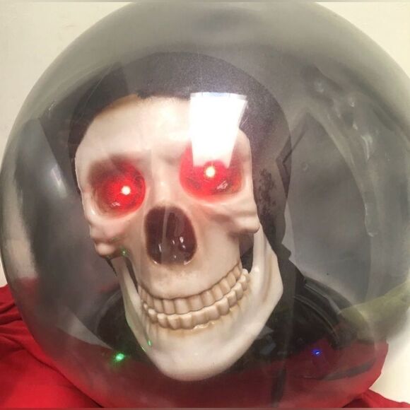 HALLOWEEN SPIRIT BALL-TALKING SKULL/GRIM
REAPER/SKELETON ANIMATED VINTAGE - Picture 6 of 13
